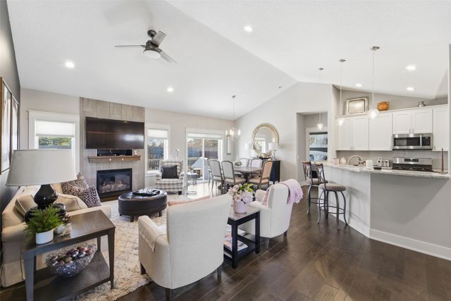 1708 Timberview Drive, Norwalk, IA 50211