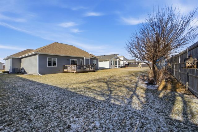 1708 Timberview Drive, Norwalk, IA 50211