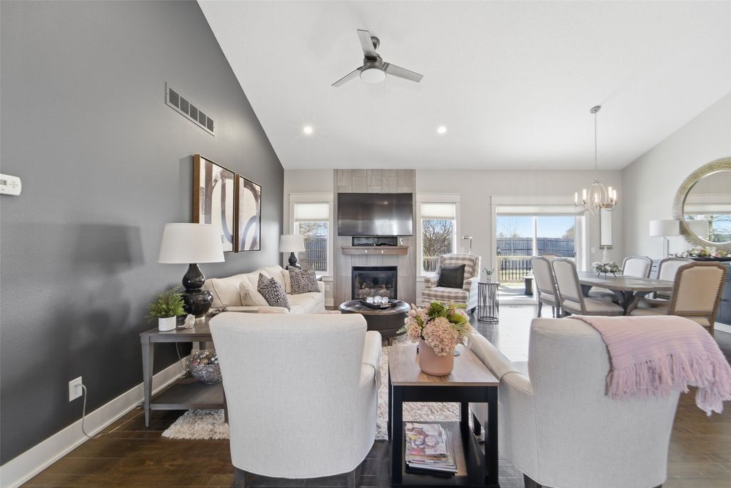 1708 Timberview Drive, Norwalk, IA 50211