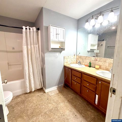 3793 Avalon Av NE, Albany, OR 97322