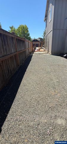3793 Avalon Av NE, Albany, OR 97322
