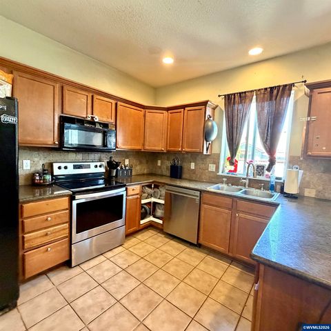 3793 Avalon Av NE, Albany, OR 97322