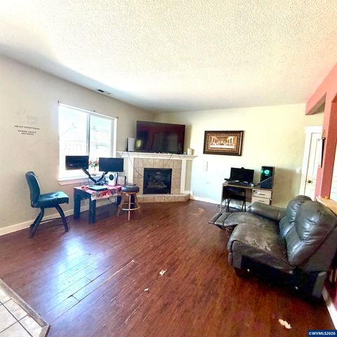 3793 Avalon Av NE, Albany, OR 97322