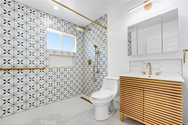 1146 West Blvd, Los Angeles, CA 90019