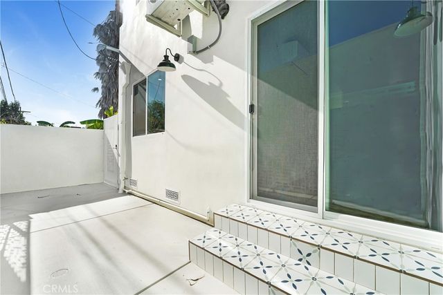 1146 West Blvd, Los Angeles, CA 90019