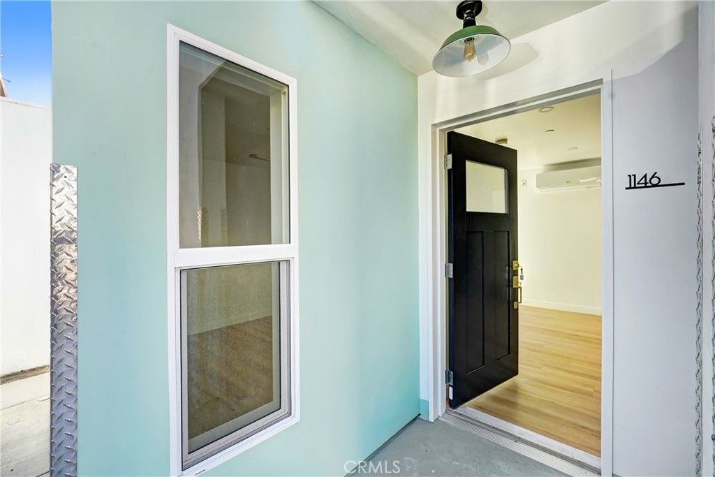 1146 West Blvd, Los Angeles, CA 90019