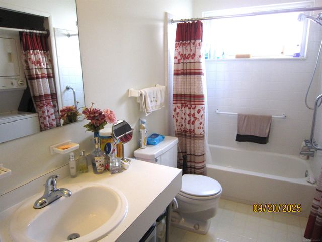 8147 Busko Street, Warren, MI 48093