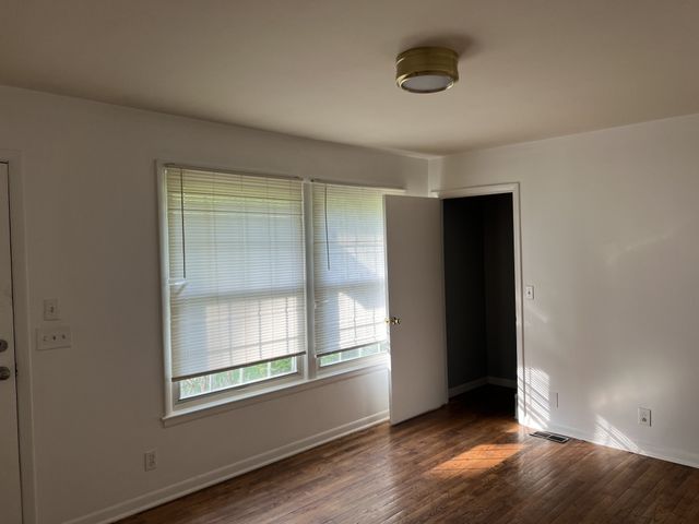 2811 Cooper Ln, Nashville, TN 37216