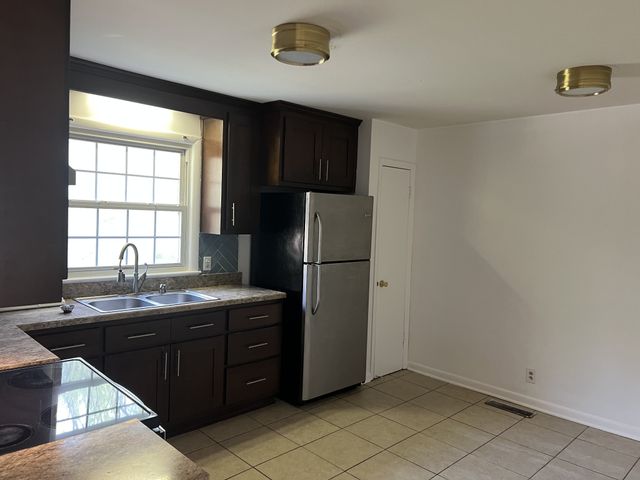 2811 Cooper Ln, Nashville, TN 37216