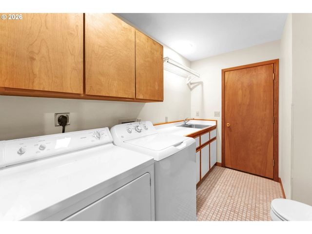 600 E MOUNTAINVIEW Dr, Newberg, OR 97132