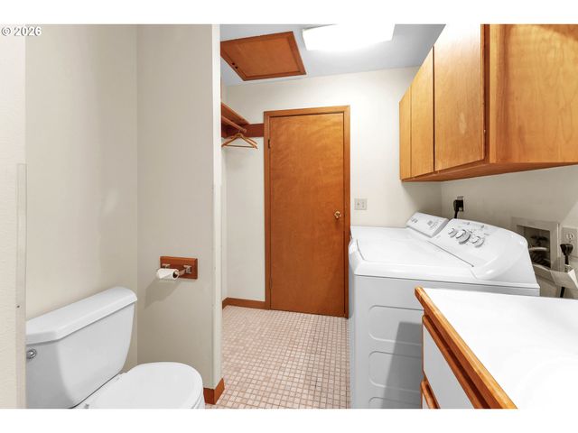 600 E MOUNTAINVIEW Dr, Newberg, OR 97132