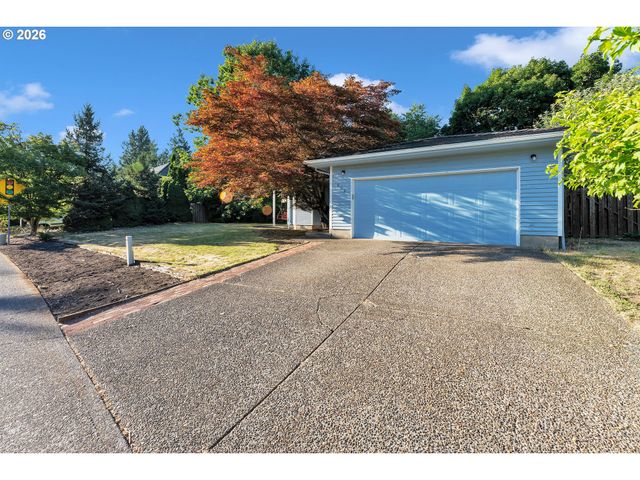 600 E MOUNTAINVIEW Dr, Newberg, OR 97132