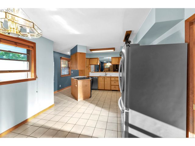 600 E MOUNTAINVIEW Dr, Newberg, OR 97132