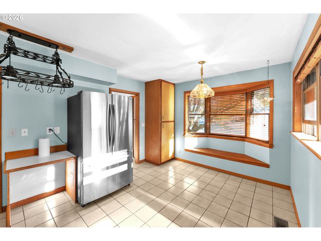 600 E MOUNTAINVIEW Dr, Newberg, OR 97132
