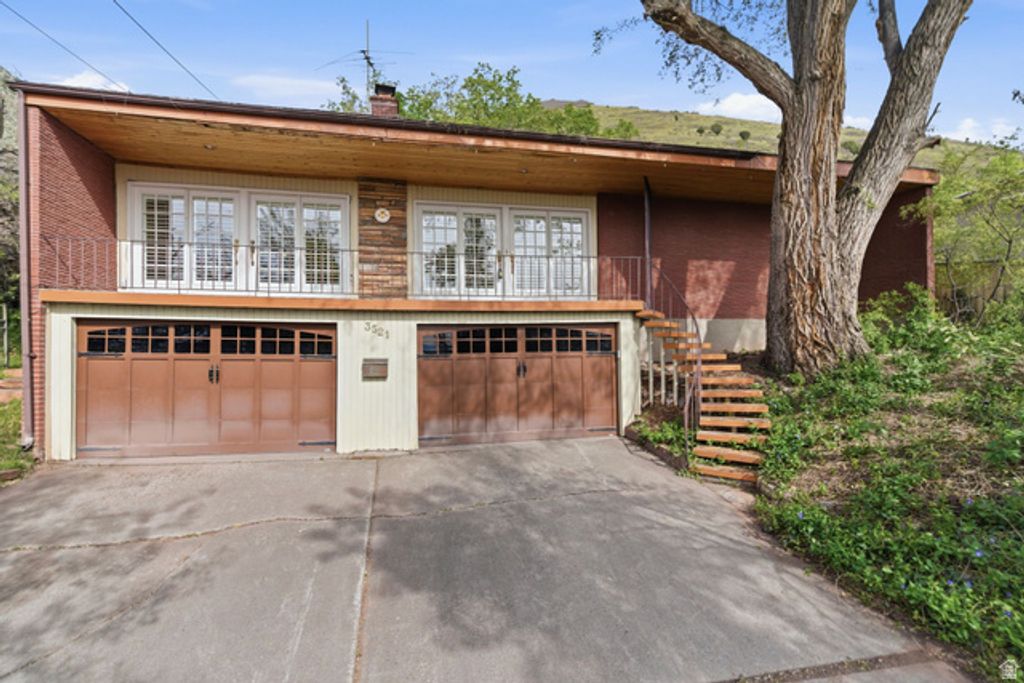 Image 2 of property listing at 3521 S CRESTWOOD DR, Millcreek, UT 84109