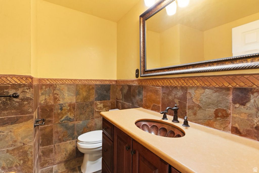 Image 14 of property listing at 3521 S CRESTWOOD DR, Millcreek, UT 84109