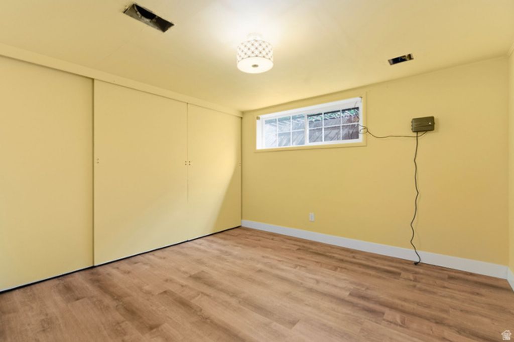 Image 18 of property listing at 3521 S CRESTWOOD DR, Millcreek, UT 84109