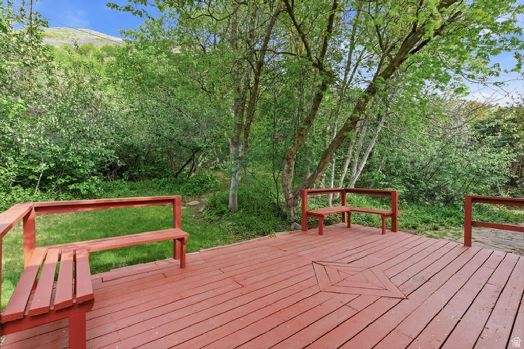 Image 22 of property listing at 3521 S CRESTWOOD DR, Millcreek, UT 84109