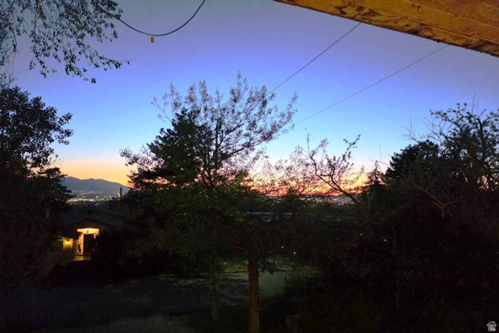Image 32 of property listing at 3521 S CRESTWOOD DR, Millcreek, UT 84109