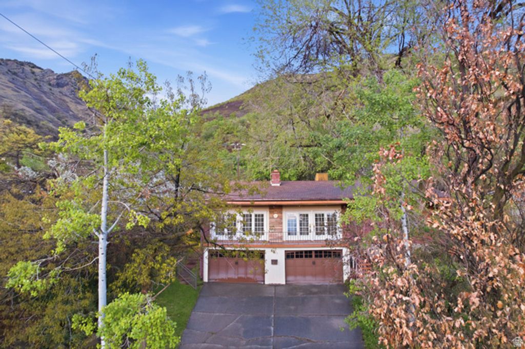Image 35 of property listing at 3521 S CRESTWOOD DR, Millcreek, UT 84109