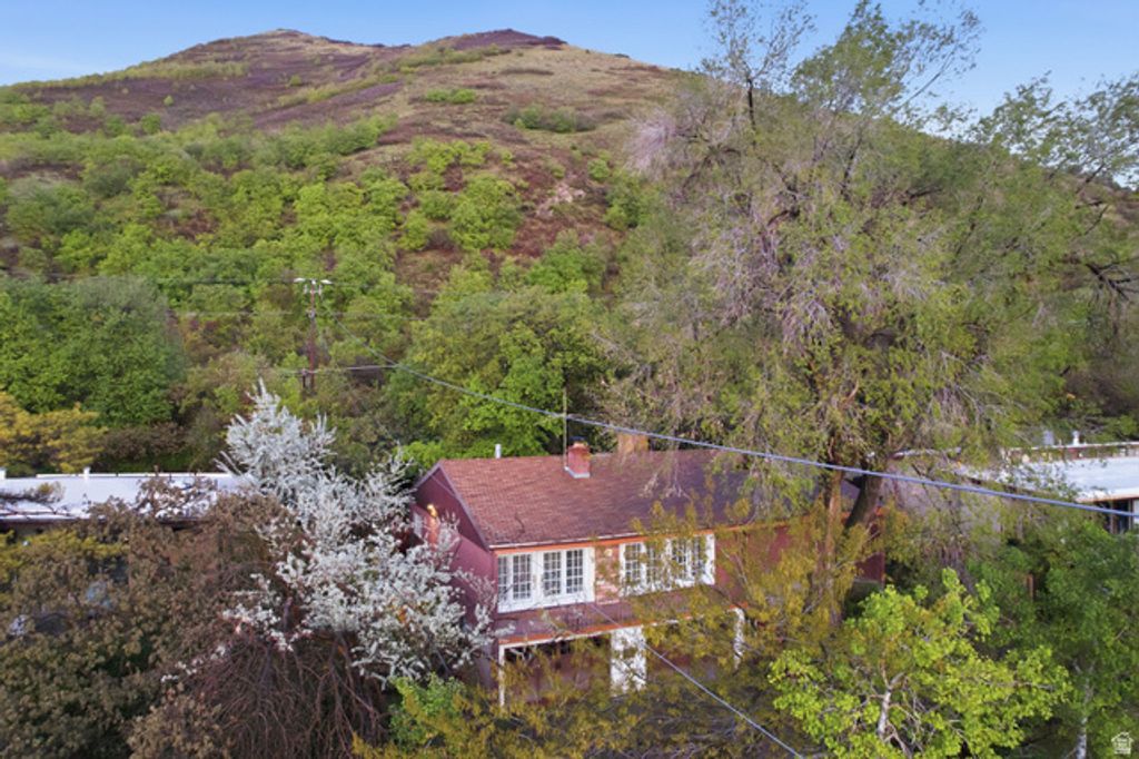 Image 36 of property listing at 3521 S CRESTWOOD DR, Millcreek, UT 84109