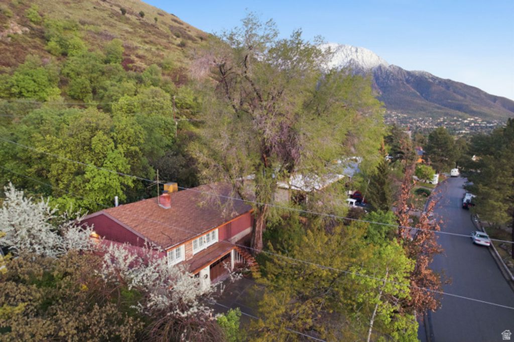 Image 37 of property listing at 3521 S CRESTWOOD DR, Millcreek, UT 84109