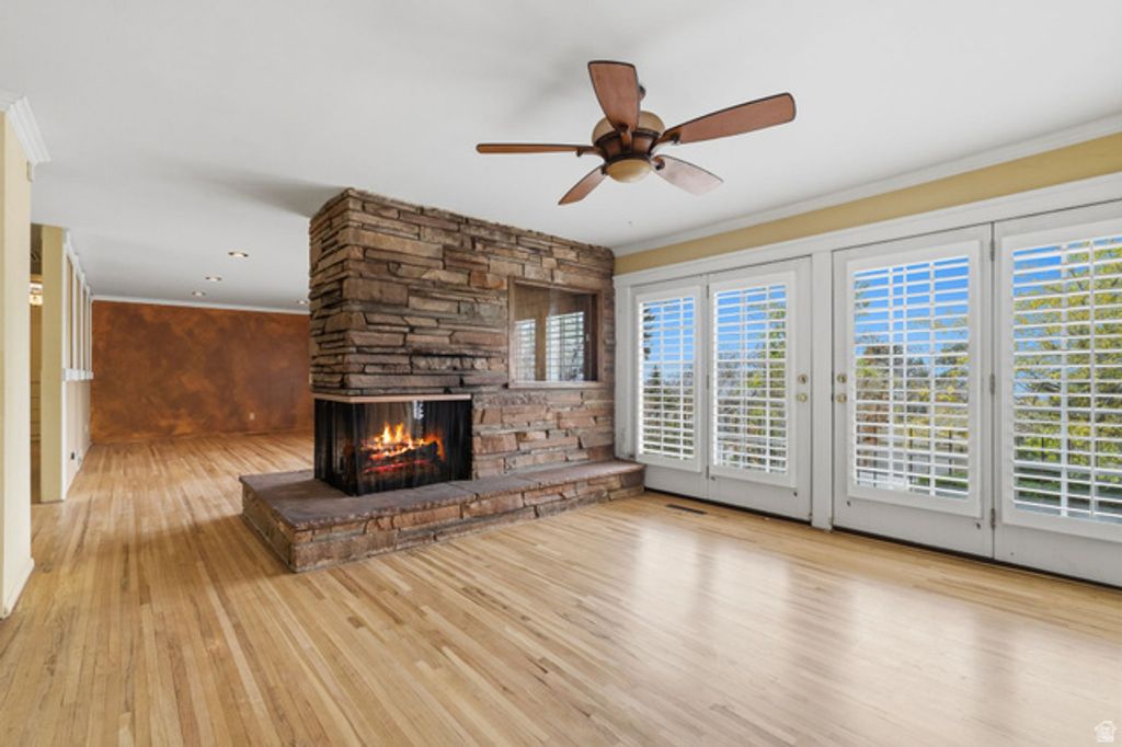Image 5 of property listing at 3521 S CRESTWOOD DR, Millcreek, UT 84109