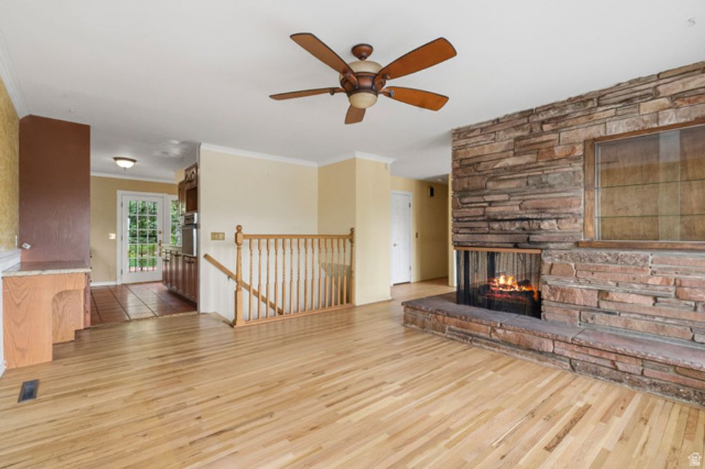 Image 6 of property listing at 3521 S CRESTWOOD DR, Millcreek, UT 84109