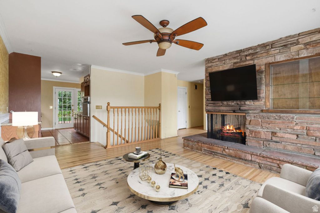 Image 7 of property listing at 3521 S CRESTWOOD DR, Millcreek, UT 84109