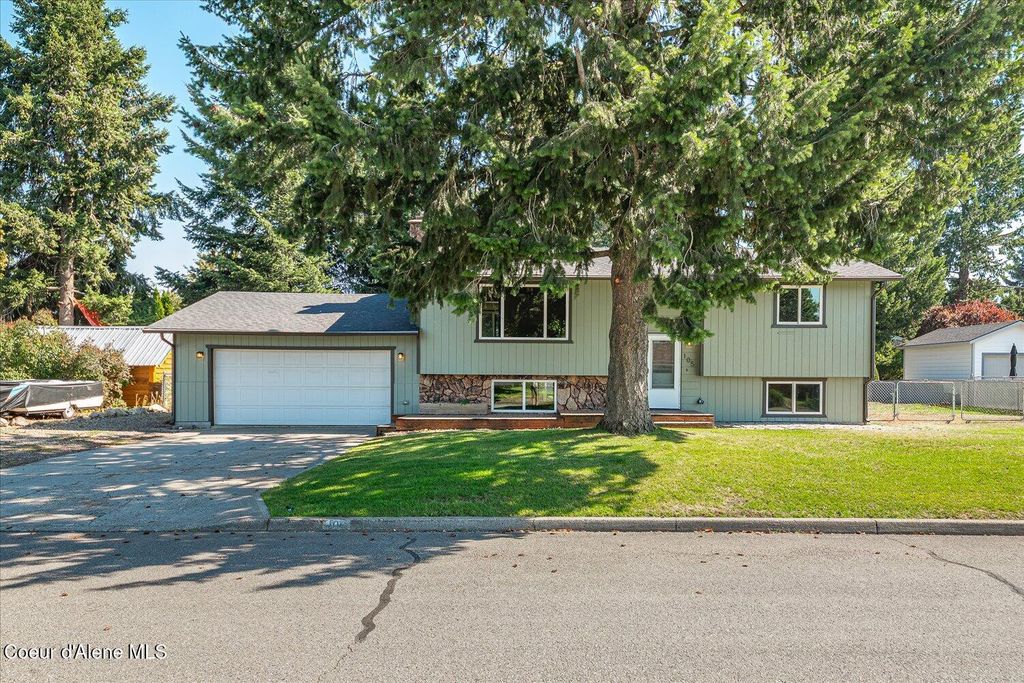 105 S Bentley PL, Post Falls, ID 83854