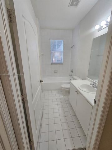 1543 SE 25th St 100, Homestead, FL 33035