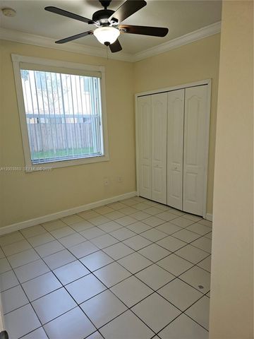 1543 SE 25th St 100, Homestead, FL 33035