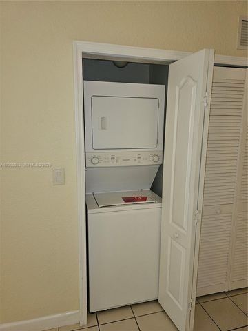 1543 SE 25th St 100, Homestead, FL 33035