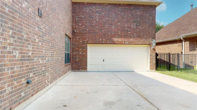 18814 Cove Vista Lane, Cypress, TX 77433