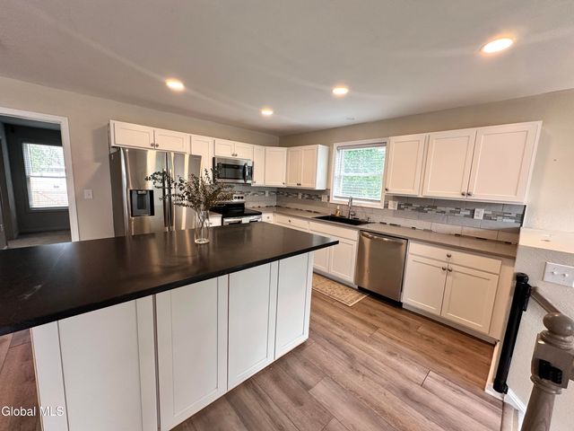 562 3rd Avenue, Troy, NY 12182