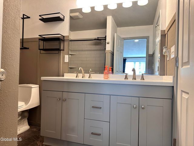 562 3rd Avenue, Troy, NY 12182