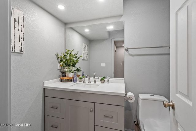 562 3rd Avenue, Troy, NY 12182