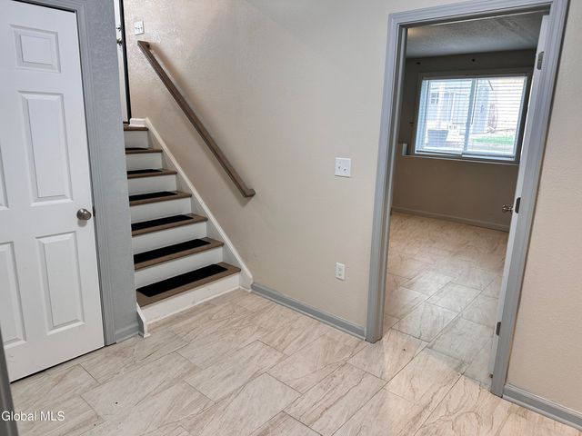 562 3rd Avenue, Troy, NY 12182