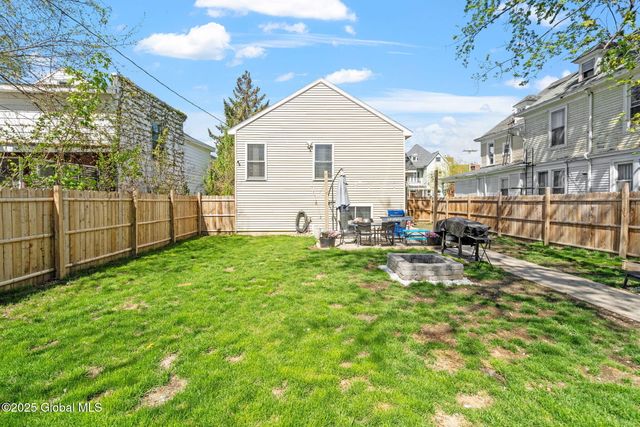 562 3rd Avenue, Troy, NY 12182
