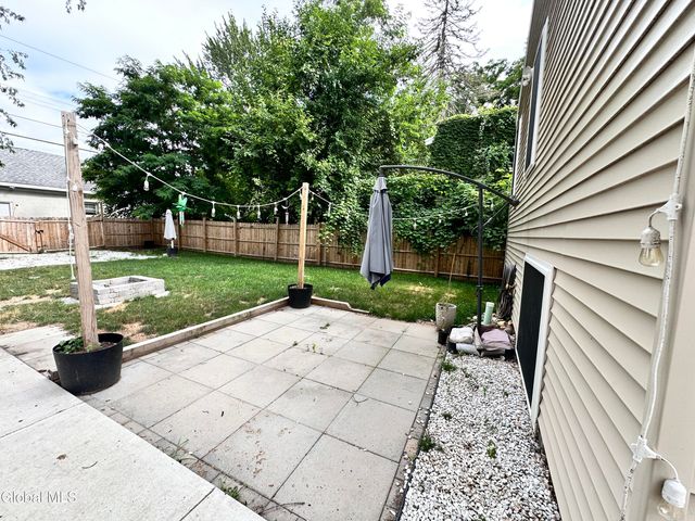 562 3rd Avenue, Troy, NY 12182