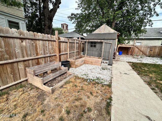 562 3rd Avenue, Troy, NY 12182