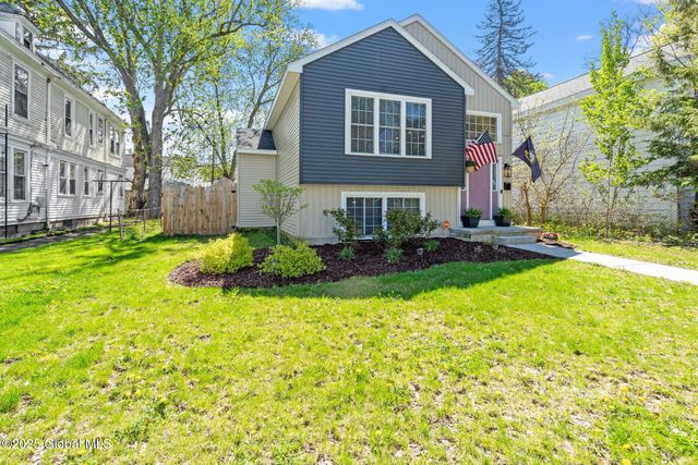 562 3rd Avenue, Troy, NY 12182