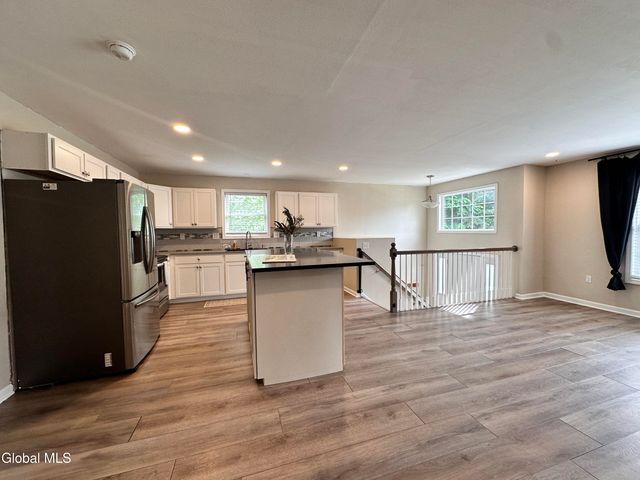 562 3rd Avenue, Troy, NY 12182