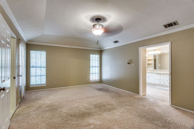 801 Larkspur Lane, Fort Worth, TX 76112