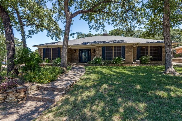 801 Larkspur Lane, Fort Worth, TX 76112