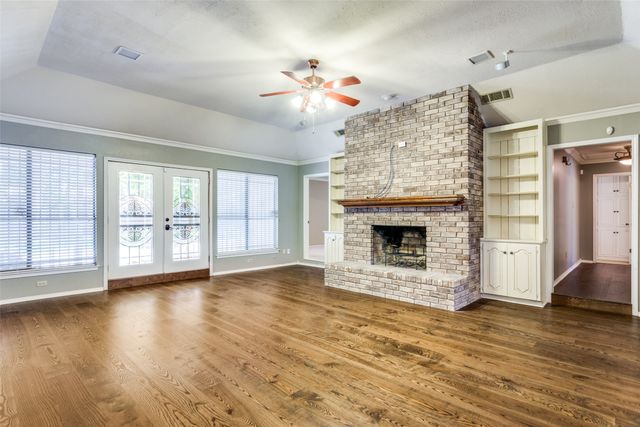 801 Larkspur Lane, Fort Worth, TX 76112