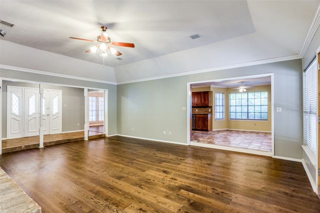 801 Larkspur Lane, Fort Worth, TX 76112
