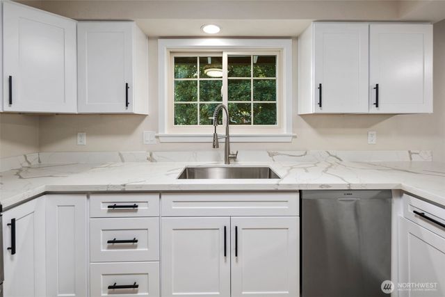 8034 S Alaska Street, Tacoma, WA 98408