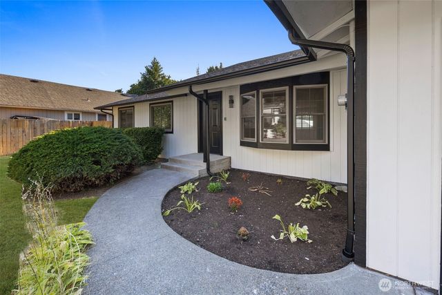 8034 S Alaska Street, Tacoma, WA 98408