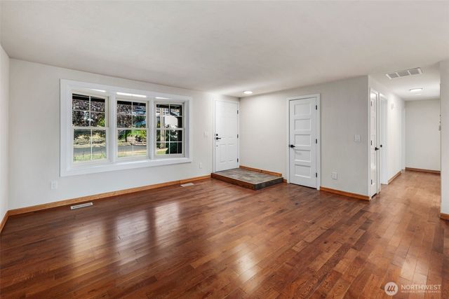 8034 S Alaska Street, Tacoma, WA 98408